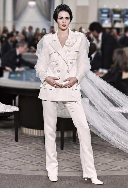 Everything you need to know about Chanel's Fall 2015 Haute C | Grazia India