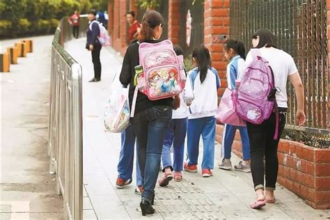 在深圳，有20万孩子凌晨5点去香港上学……__凤凰网