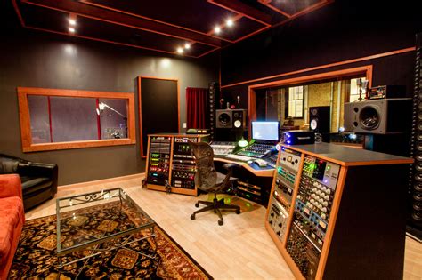 Rezultat imagine pentru Studio Control Room Designs