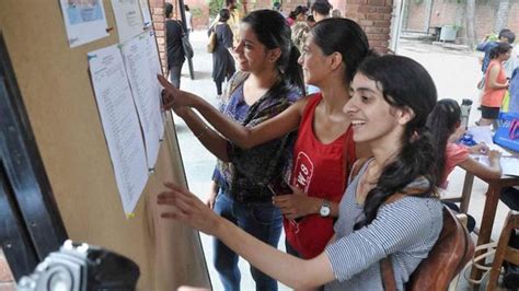 Higher education enrollment figures in India cross 40 million barrier ...