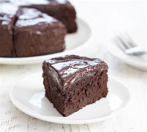 4 Ingredient Healthy Chocolate Cake (No Flour, Refined Sugar, Butter ...