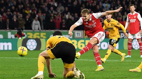 Image result for Wolves Red Card vs Arsenal