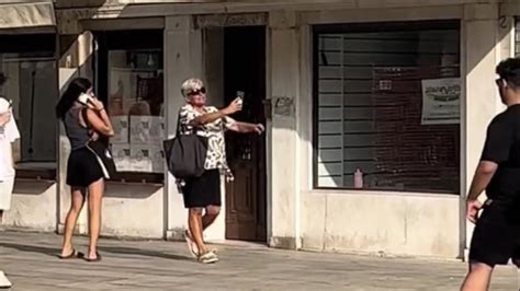 Important! The Attenzione Pickpocket lady has been milkshake-ducked | Dazed