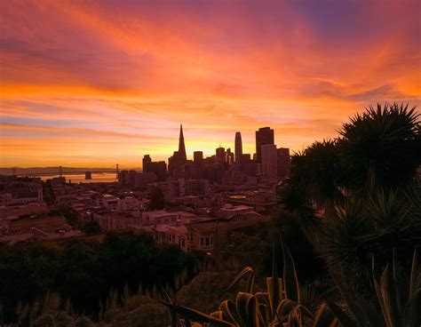 Here's Your Reminder That It's Sunrise and Sunset Season in San Francisco