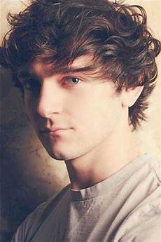 Boys Curly Hairstyles by 20 Curly Hairstyles For Boys The Best Mens Hairstyles Boys Curly Hairstyles