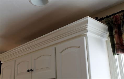 crown molding on kitchen cabinet design decorating and kitchen cabinet ...