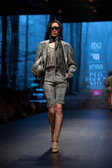 Rumi Print Blazer – Nikita Mhaisalkar
