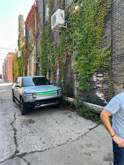 Shaker’s Cigar Bar | Milwaukee, WI | EV Station