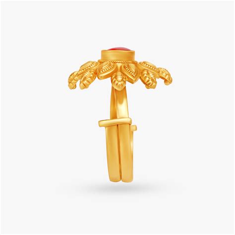 Elegant Floral Gold Ring