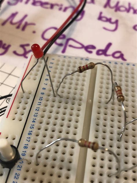 LED Breadboard: Series Circuit - ENGINEERING