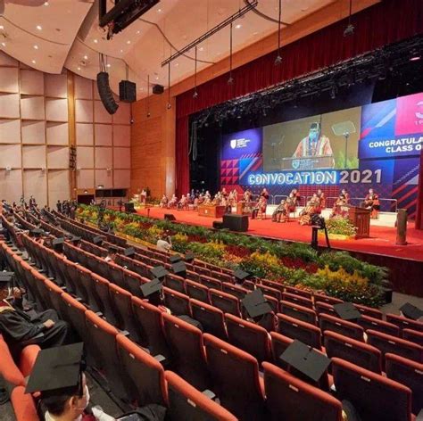 南洋理工大学举行2021届线下毕业典礼，新加坡总统出席！_Goh