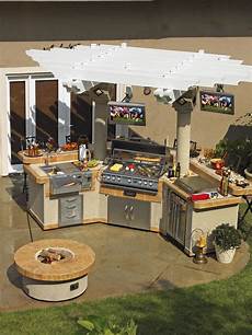 outdoor kitchen island designs optimizing an outdoor kitchen layout hgtv outdoor kitchen island designs optimizing an outdoor kitchen layout hgtv