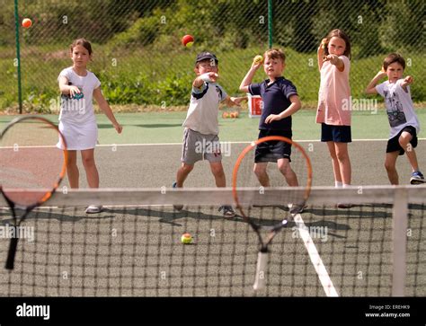 Kids Play Tennis 的图像结果