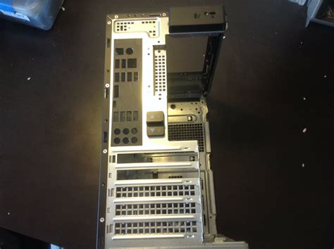 Alienware R8 Inside 的图像结果