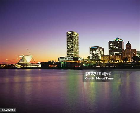 Milwaukee Sunset Photos and Premium High Res Pictures - Getty Images