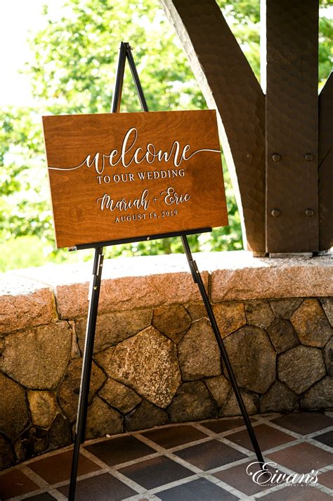 10 Wedding Welcome Sign Ideas to Use On your Wedding day