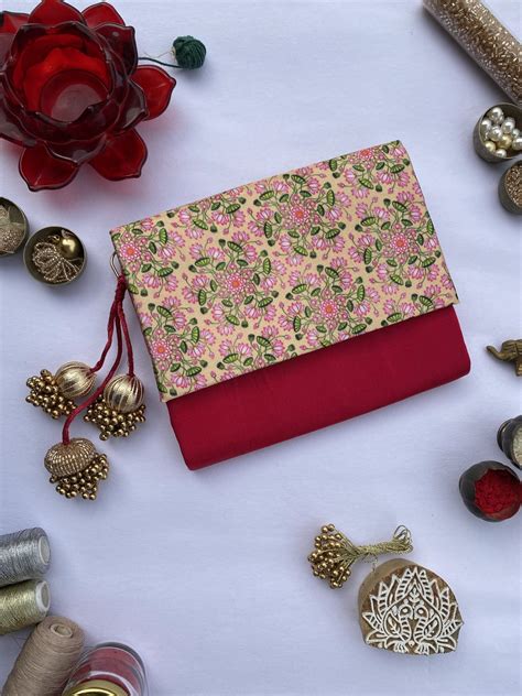 Buy festive finds online – IBHI