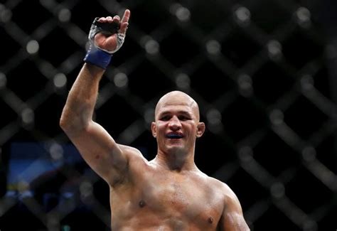 UFC 211: Junior dos Santos predicts second round win against Stipe ...