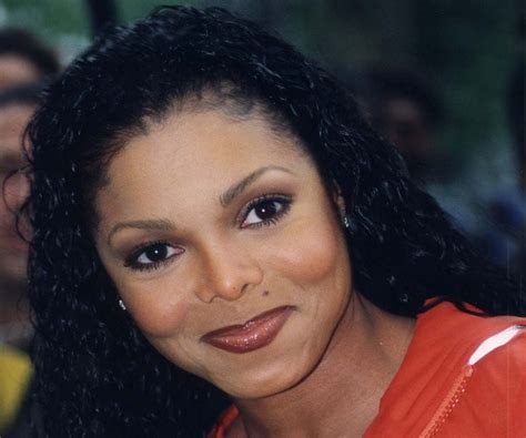 Janet Jackson Biography - Facts, Childhood, Family Life & Achievements