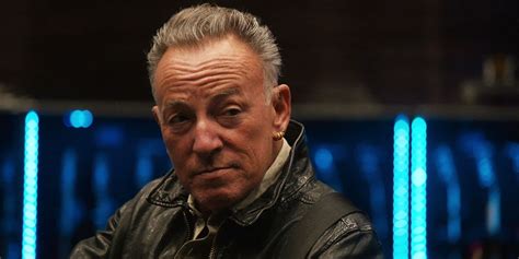 Bruce Springsteen Santa Clause 的图像结果