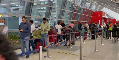 Delhi airport's air traffic control faces tech issues; over 300 flights ...