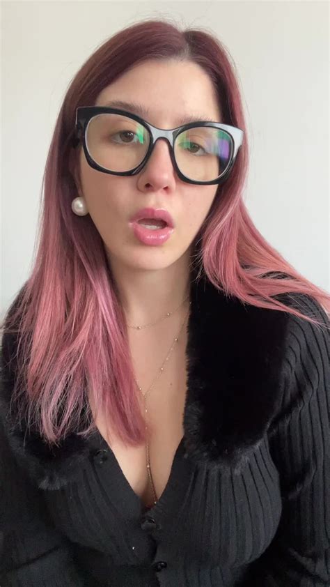 Chloe (@sumchloe) - Urlebird