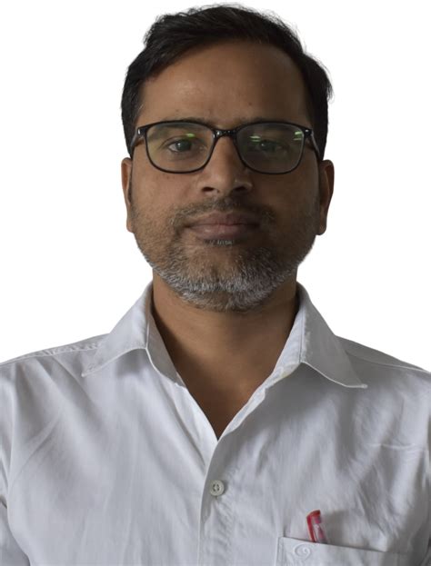 Meet Our Faculty – Expert Educators and Researchers at IIAST