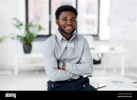 Smiling African American Businessman 的图像结果