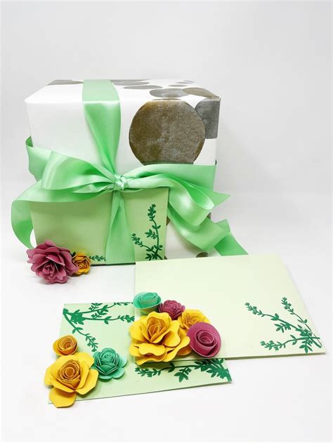 How to Make Rolled Paper Flowers 的图像结果