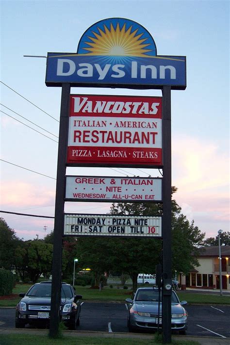 DAYS INN BY WYNDHAM NEWPORT NEWS - Hotel Reviews & Photos - Tripadvisor