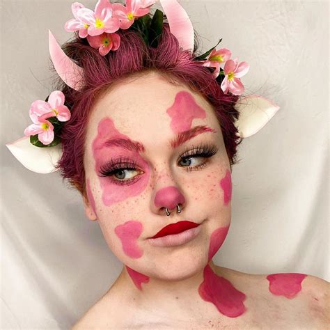 LOUISE•WALL on Instagram: "Strawberry Cow🍓🐮 This sound has been going ...