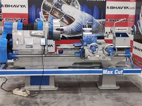 Heavy Duty Lathe Machine - 12 Feet V-Belt Drive Heavy Duty Lathe ...