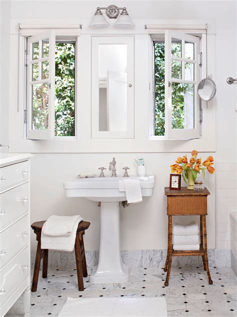 Vintage Bathroom Decor