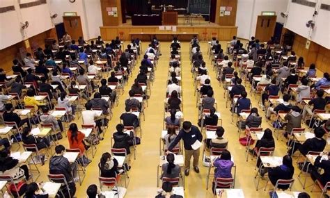 记者连线：香港中学文凭考试今天开考 约五万人报考_凤凰网视频_凤凰网