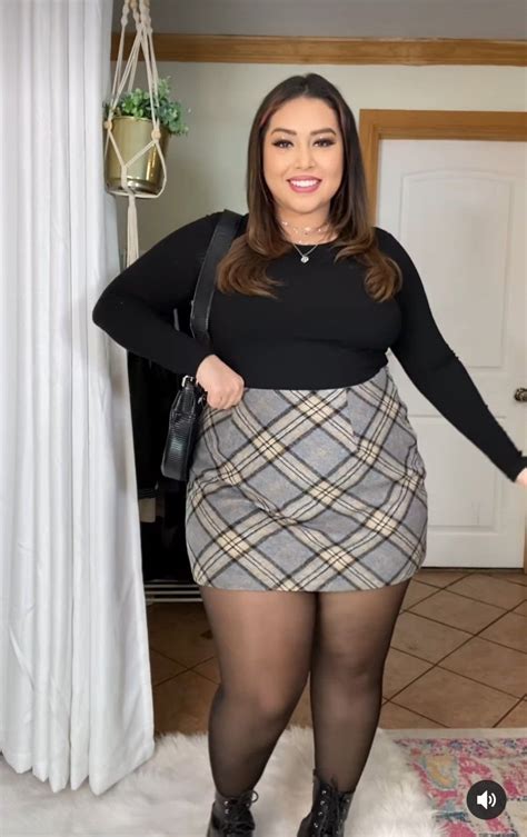 Stockings Outfit Plus Size, Plaid Skirt Outfit Plus Size, Plus Size ...
