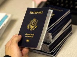 在美国留学时，护照丢了怎么办？