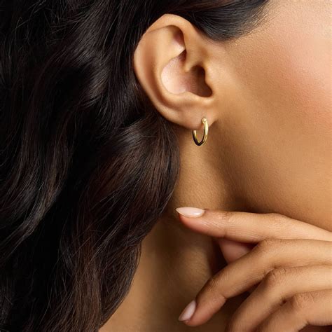 Small Hoop Earrings in 14k Yellow Gold (2 x 15 mm)