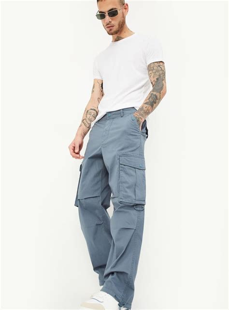 Buy Men Relaxed Fit Parachute Cargo Pants Online at just Rs. 1699.0 ...