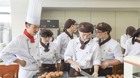 烘焙培训班一般学费是多少_学烘焙_陕西新东方烹饪学校
