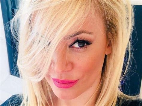 Lencería, transparencias y beboteo: María Eugenia Ritó se la jugó por ...