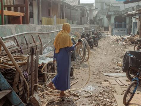 Jakarta, Indonesia’s Capital, Is Sinking Into the Sea. Can It Be Saved?