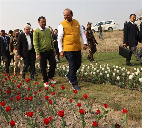 Hon’ble Lt. Governor flagged off 350 electric buses along with Hon’ble ...