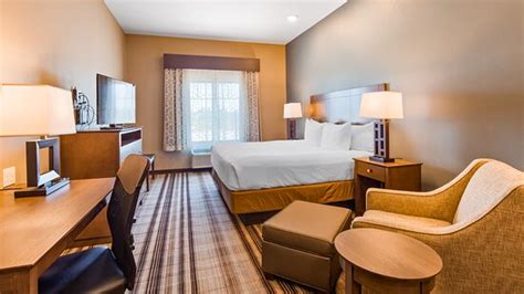BEST WESTERN PLUS OVERLAND INN (Fort Morgan) - Hotel Reviews, Photos ...