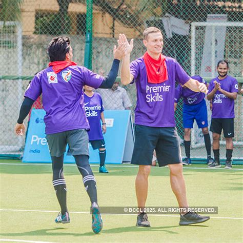 Ranveer Singh bonds with Serbian footballer Nemanja Vidic- The Etimes ...