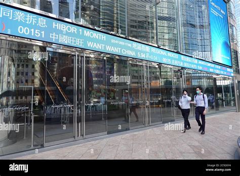 Men at Stock Exchange 的图像结果