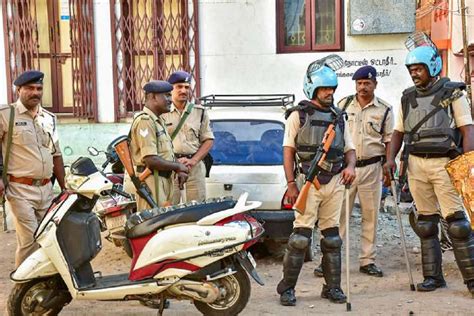 Karnataka News Raids on PFI and SDPI more than 80 workers detained ...