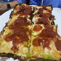 CARRIAGE COURT PIZZA - Updated October 2025 - 61 Photos & 97 Reviews ...