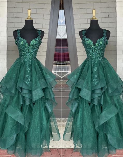 Emerald green ball gown prom dress | Prom dresses ball gown, Dark green ...