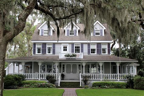 Isle of Hope, Savannah | Old southern homes, House exterior, Southern ...