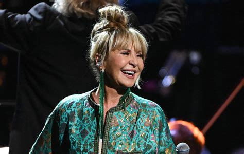 Shout? Lulu says she doesn’t speak before 12pm: “I’m not lying”